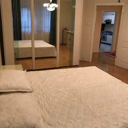 Gabor Pal 1 Apartman 2 Szoba Dunafoldvar Buitenkant foto