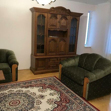 Gabor Pal 1 Apartman 2 Szoba Dunafoldvar Buitenkant foto