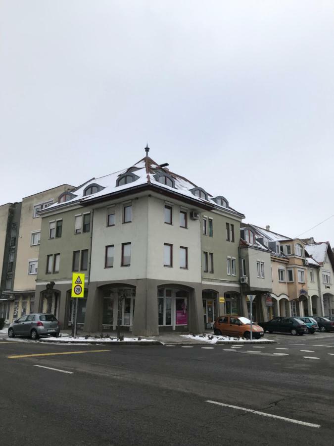 Gabor Pal 1 Apartman 2 Szoba Dunafoldvar Buitenkant foto