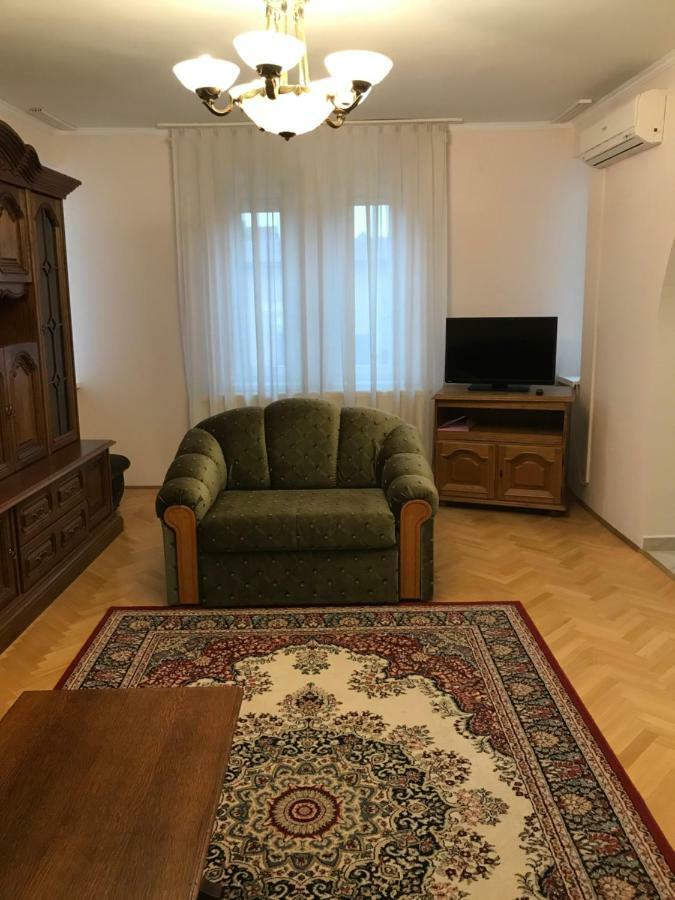 Gabor Pal 1 Apartman 2 Szoba Dunafoldvar Buitenkant foto